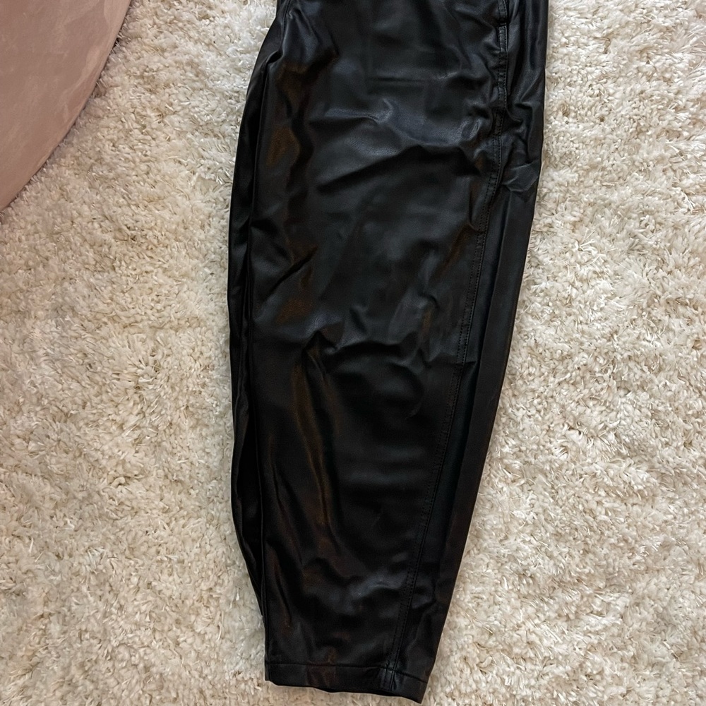 NWT Zara faux leather ankle pants size Large - Picture 3 of 3